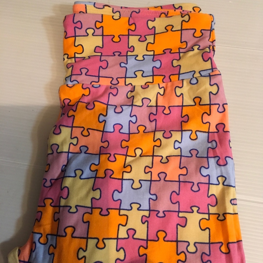 LuLaRoe Os puzzle piece leggings